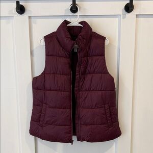 OLD NAVY Quilted Puffer Vest in Deep Burgundy